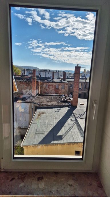 Sauberes Fenster nach der Reinigung in Gera Zentrum

